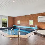 Ferienhaus Gorgeous In With Sauna